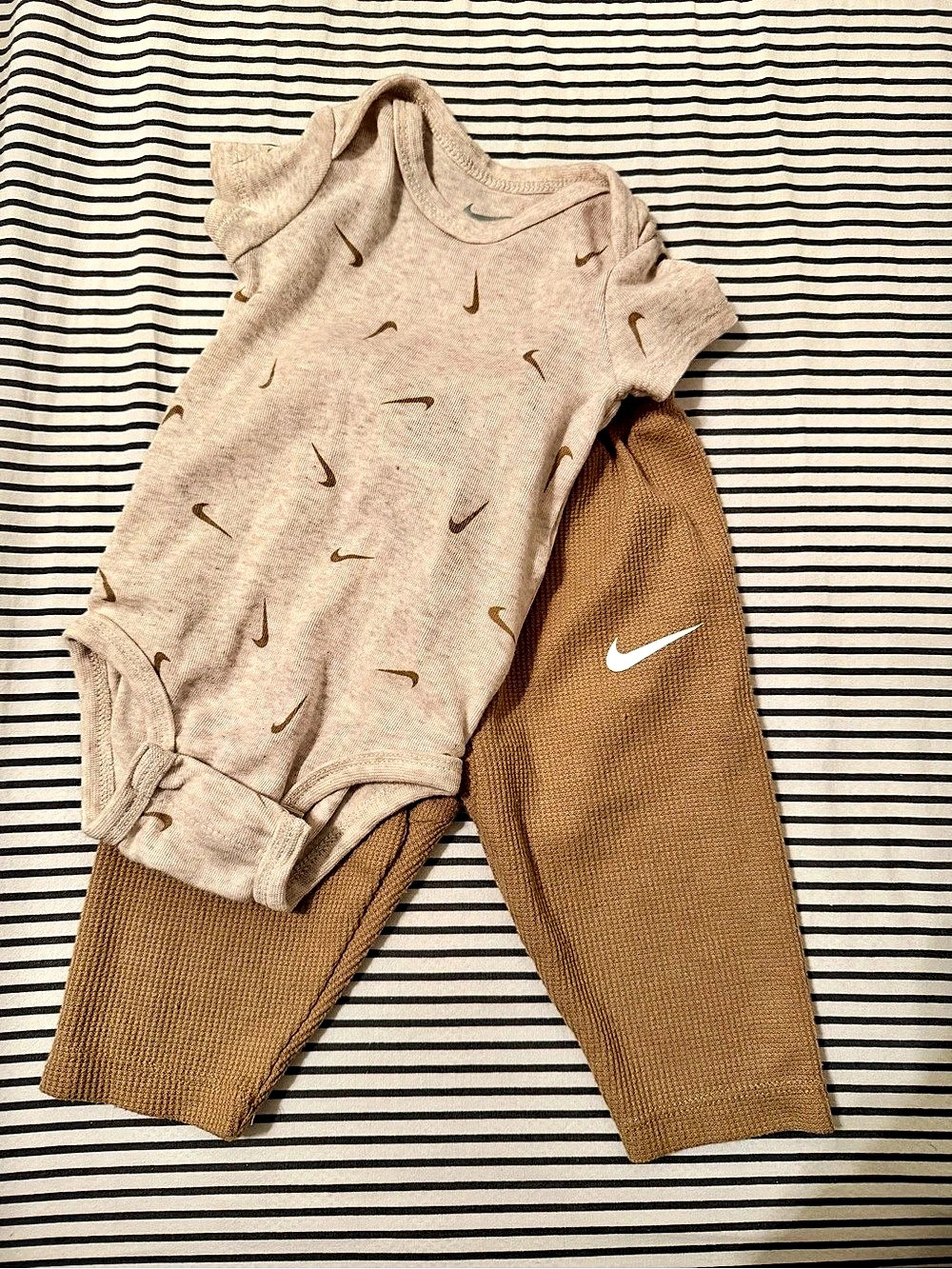 Nike Baby Print Set - Brown - size 0-6M